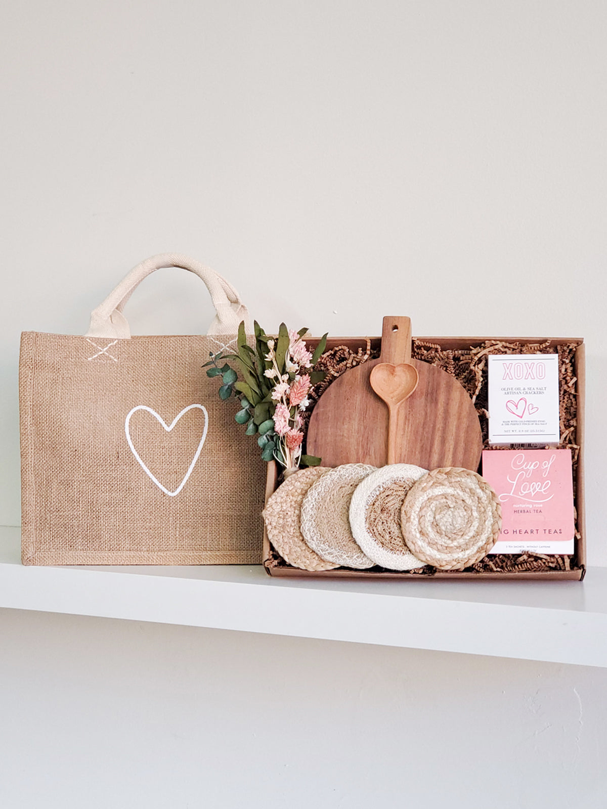 Gift Box With Wood board, Wood Spoon, Tea And Cookies - Round